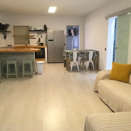 Spazioso E Incantevole, Funzionale, Wi-fi, Ac, Patio, Piscina Condivisa