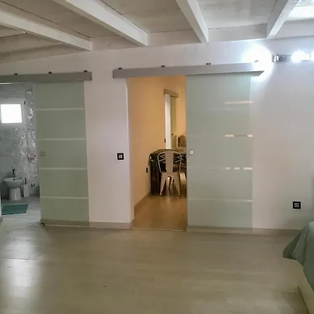 Spazioso E Incantevole, Funzionale, Wi-fi, Ac, Patio, Piscina Condivisa