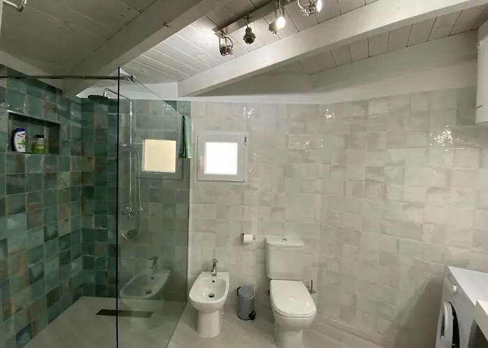 Spazioso E Incantevole, Funzionale, Wi-fi, Ac, Patio, Piscina Condivisa