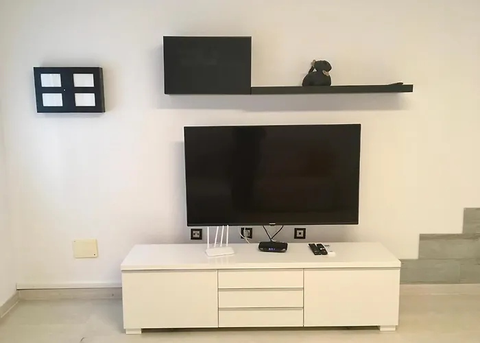 Spazioso E Incantevole, Funzionale, Wi-fi, Ac, Patio, Piscina Condivisa Appartement *