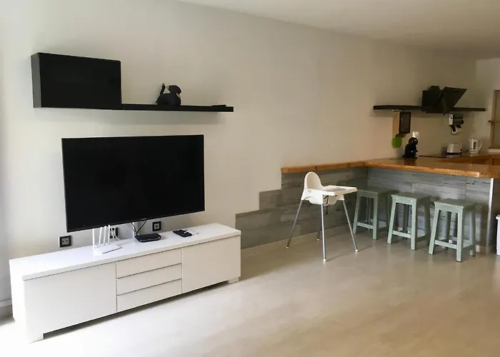 Spazioso E Incantevole, Funzionale, Wi-fi, Ac, Patio, Piscina Condivisa