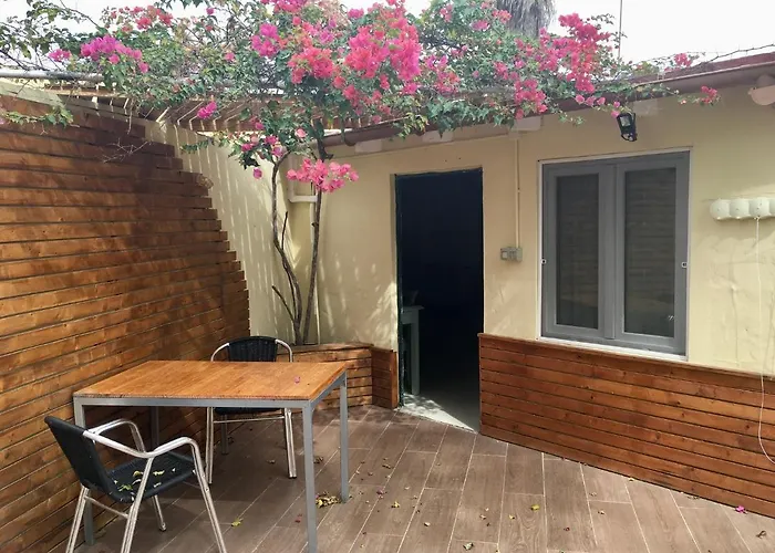 Spazioso E Incantevole, Funzionale, Wi-fi, Ac, Patio, Piscina Condivisa