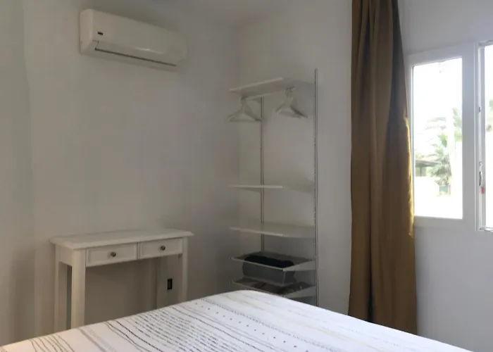 Spazioso E Incantevole, Funzionale, Wi-fi, Ac, Patio, Piscina Condivisa