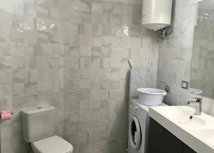 アパート Spazioso E Incantevole, Funzionale, Wi-fi, Ac, Patio, Piscina Condivisa コスタ・カルマ