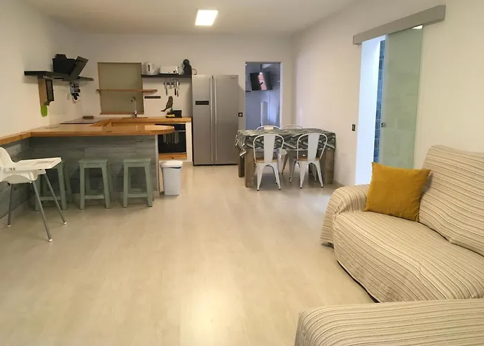 Spazioso E Incantevole, Funzionale, Wi-fi, Ac, Patio, Piscina Condivisa