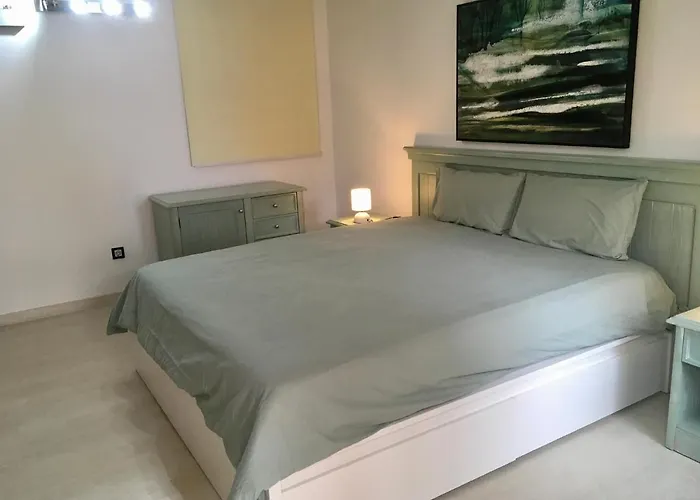 Spazioso E Incantevole, Funzionale, Wi-fi, Ac, Patio, Piscina Condivisa アパート コスタ・カルマ