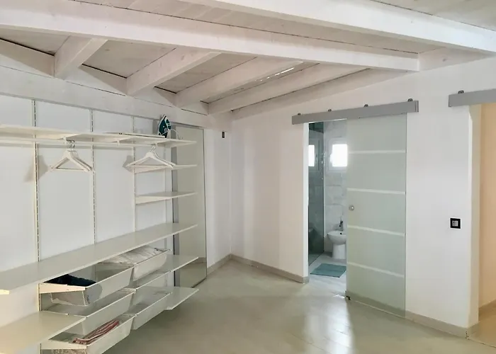 Spazioso E Incantevole, Funzionale, Wi-fi, Ac, Patio, Piscina Condivisa Appartement