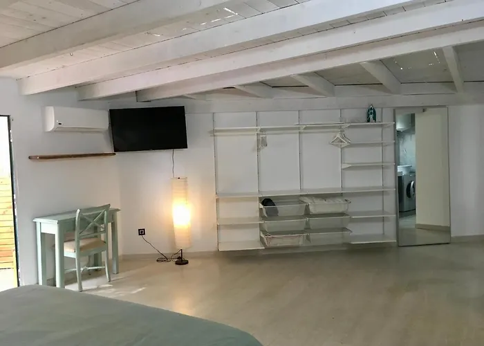 アパート Spazioso E Incantevole, Funzionale, Wi-fi, Ac, Patio, Piscina Condivisa コスタ・カルマ