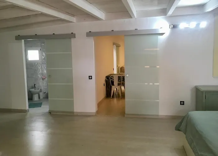 Spazioso E Incantevole, Funzionale, Wi-fi, Ac, Patio, Piscina Condivisa