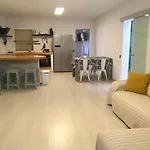 Spazioso E Incantevole, Funzionale, Wi-fi, Ac, Patio, Piscina Condivisa