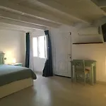 Appartement Spazioso E Incantevole, Funzionale, Wi-fi, Ac, Patio, Piscina Condivisa *