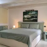 Spazioso E Incantevole, Funzionale, Wi-fi, Ac, Patio, Piscina Condivisa *