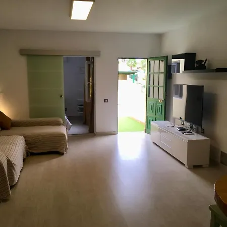 Апартаменты Spazioso E Incantevole, Funzionale, Wi-fi, Ac, Patio, Piscina Condivisa